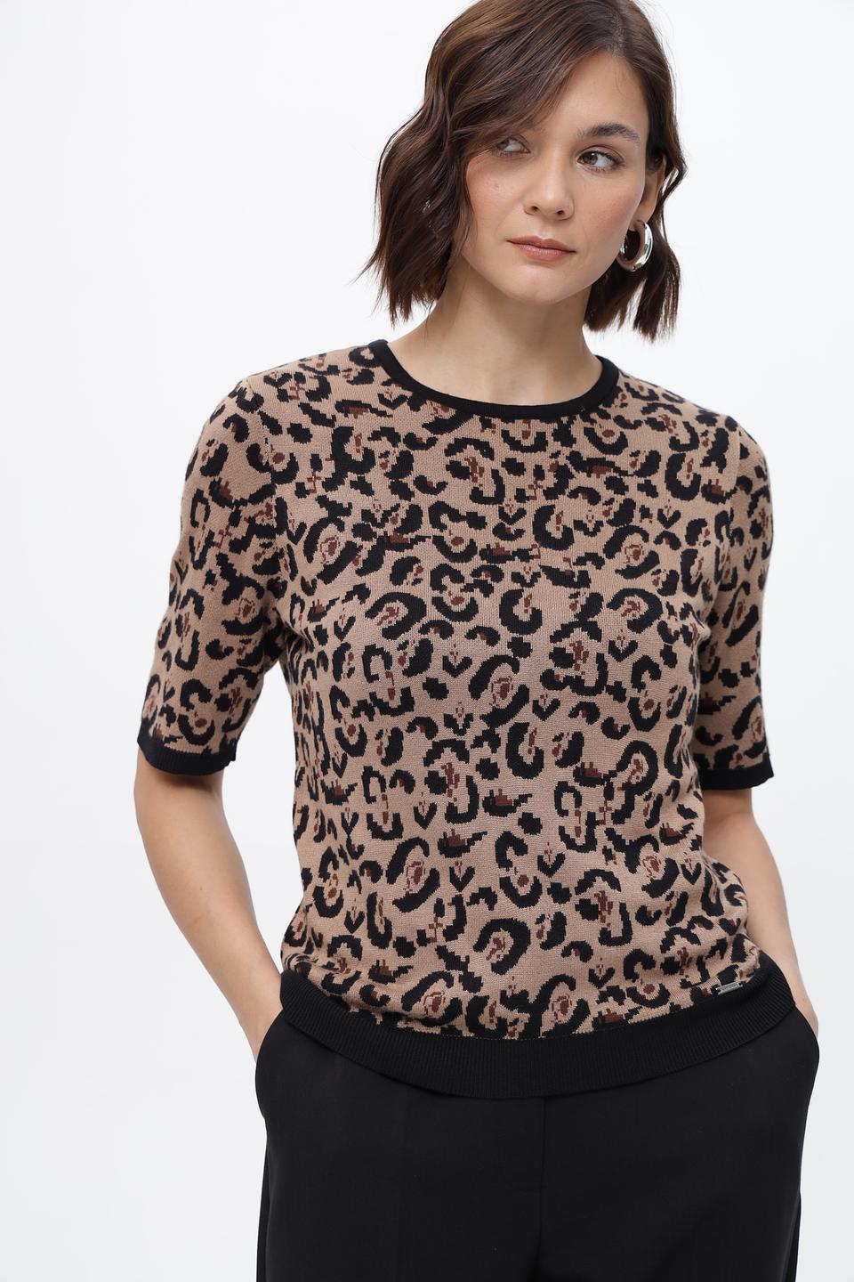 Пуловер More and More с леопардовым принтом