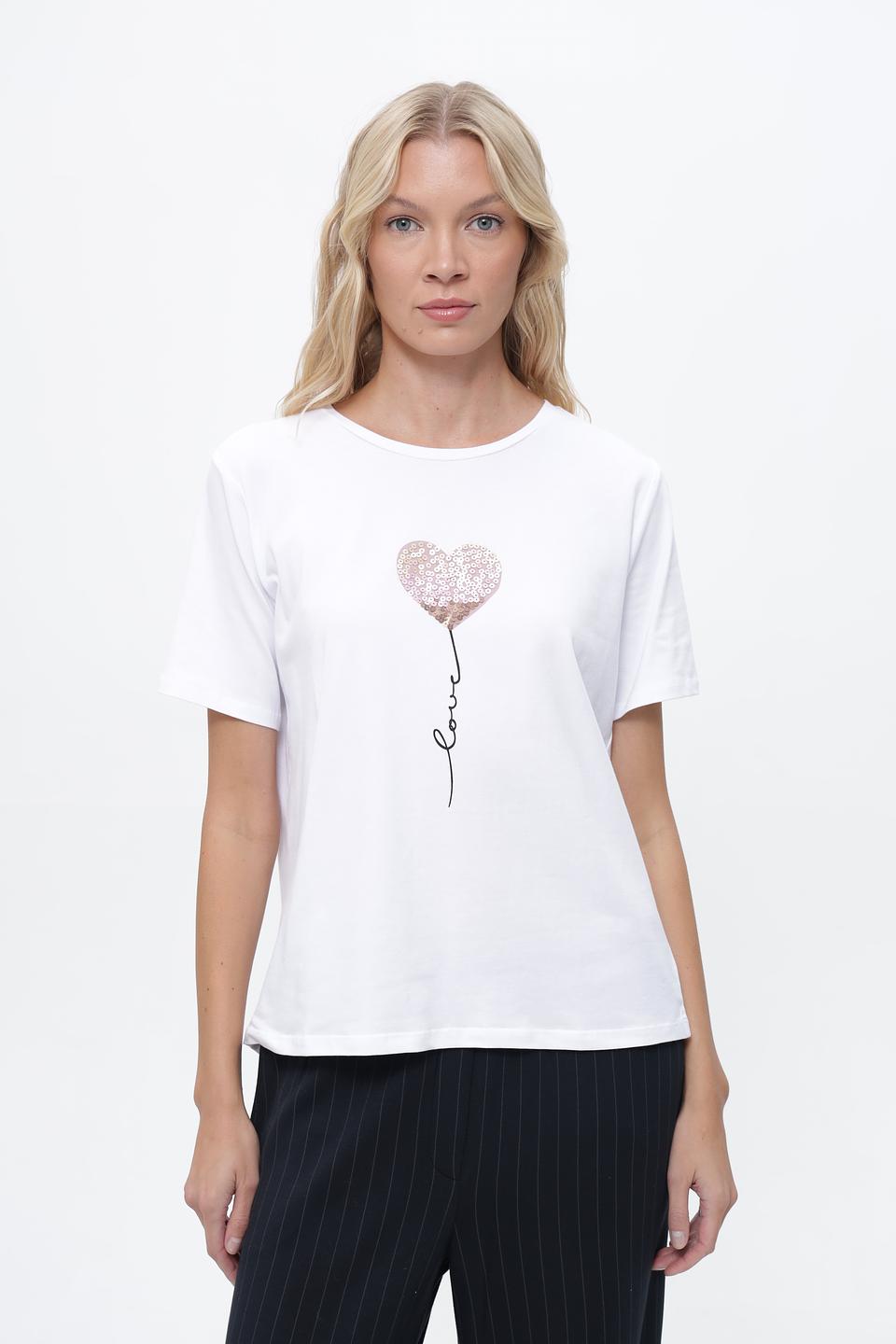 Футболка More and More с сердцем