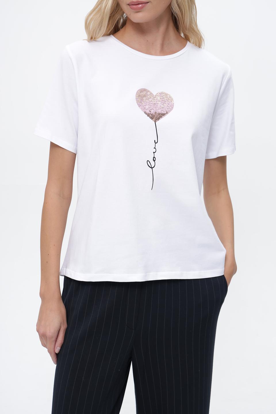 Футболка More and More с сердцем