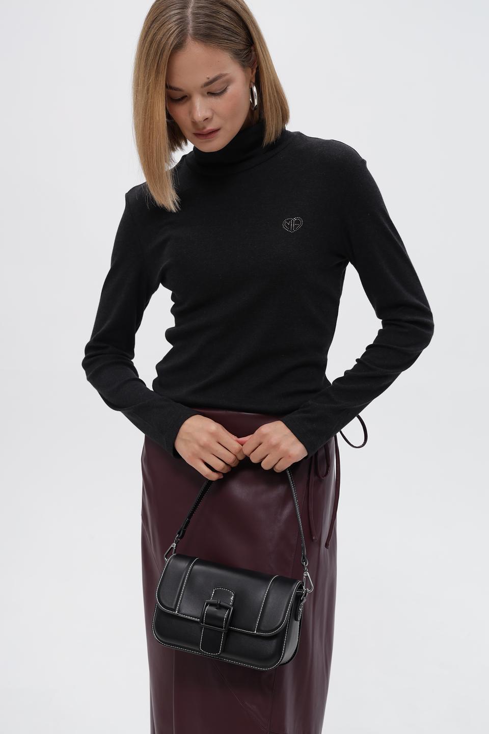 Сумка Bugatti черная с пряжкой