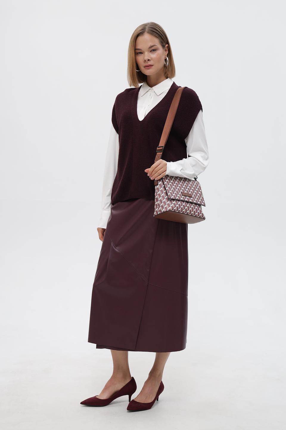 Жилет Bugatti вязаный бордовый