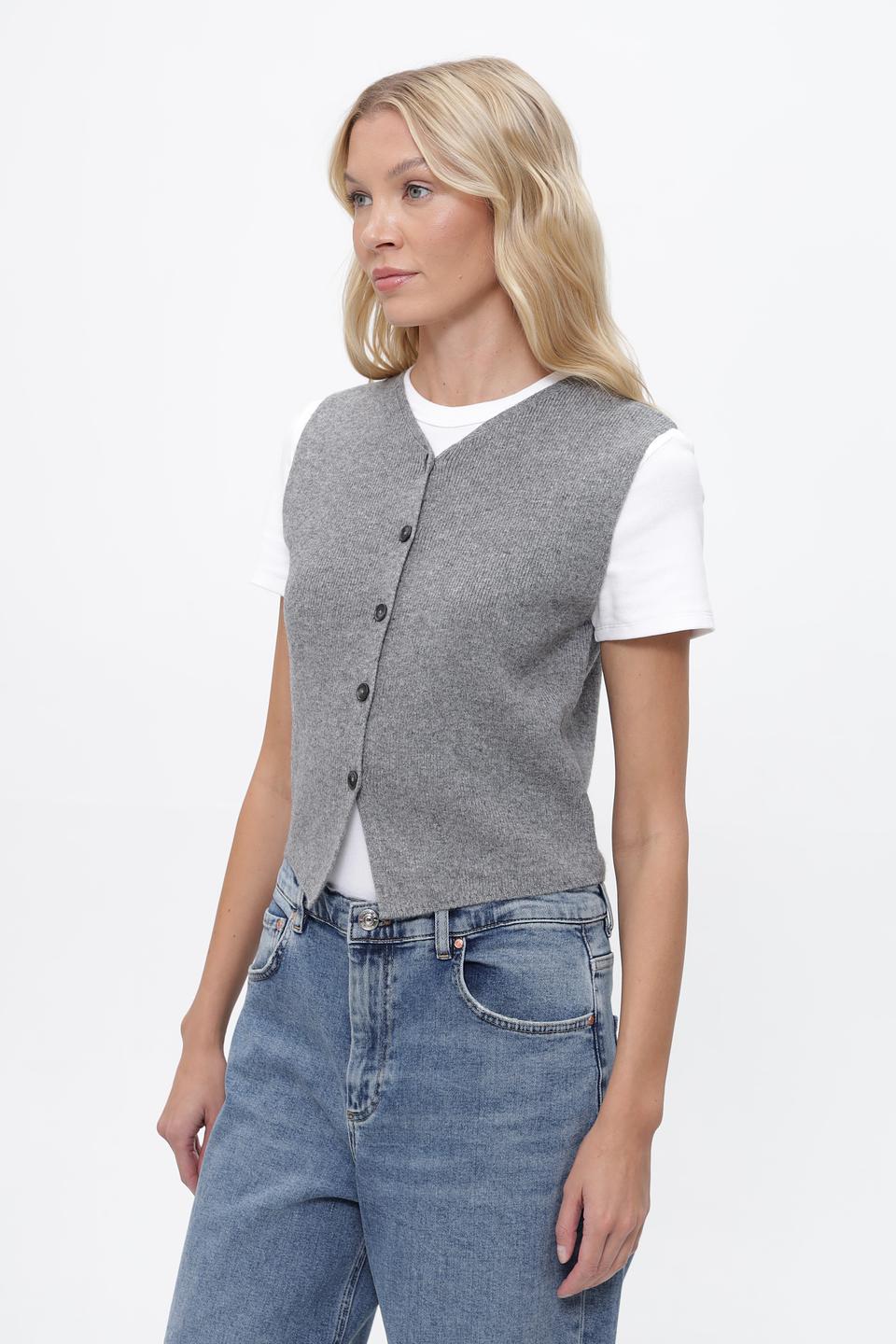Жилет Oui серый с пуговицами