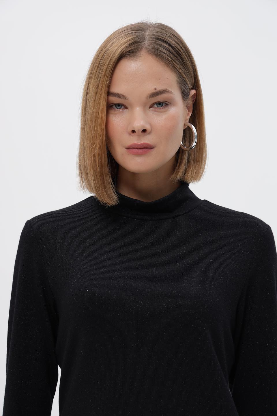 Пуловер Lecomte с высоким горлом