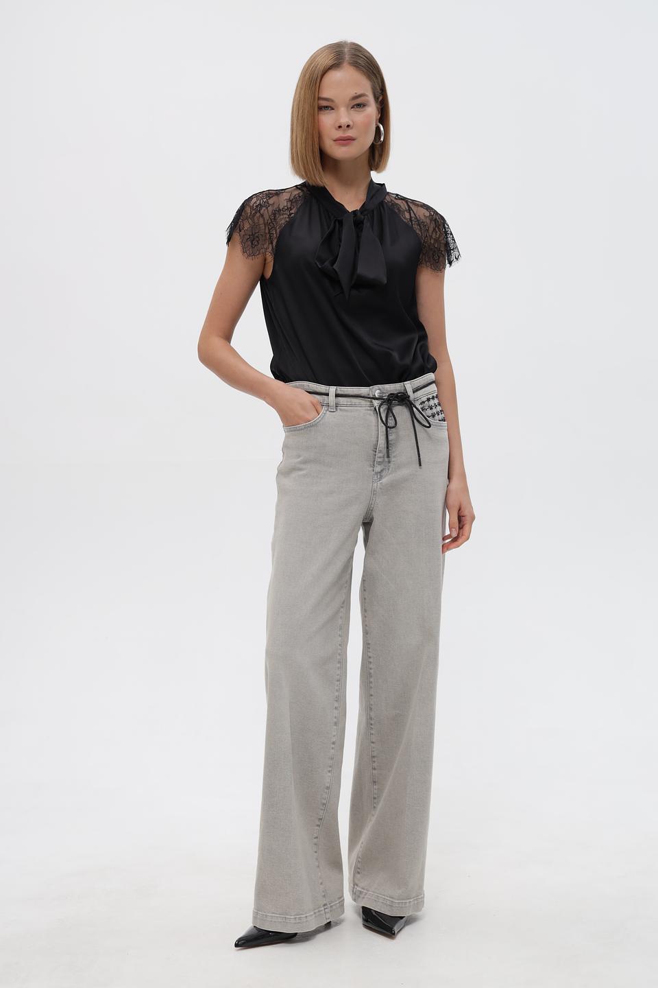 Блузка Marc Cain с бантом и кружевом