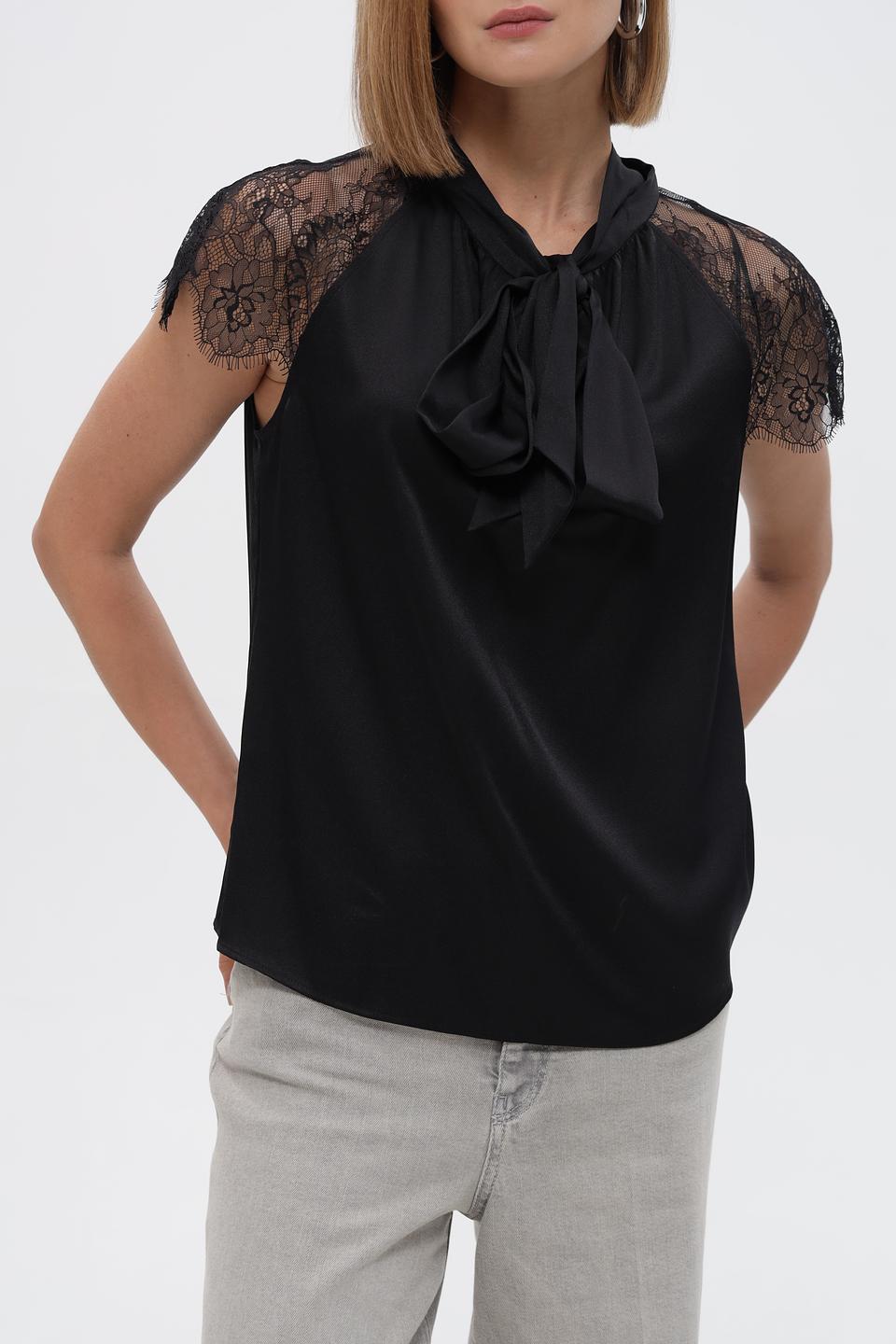 Блузка Marc Cain с бантом и кружевом