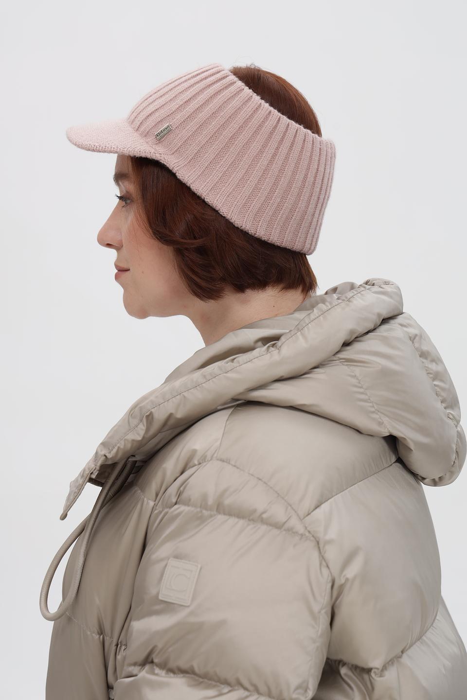 Шапка Julia Florenzi с козырьком