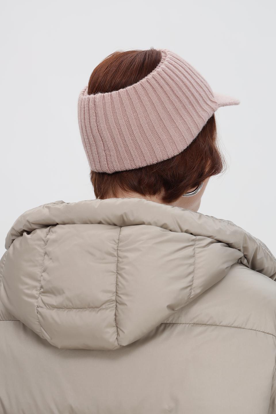 Шапка Julia Florenzi с козырьком