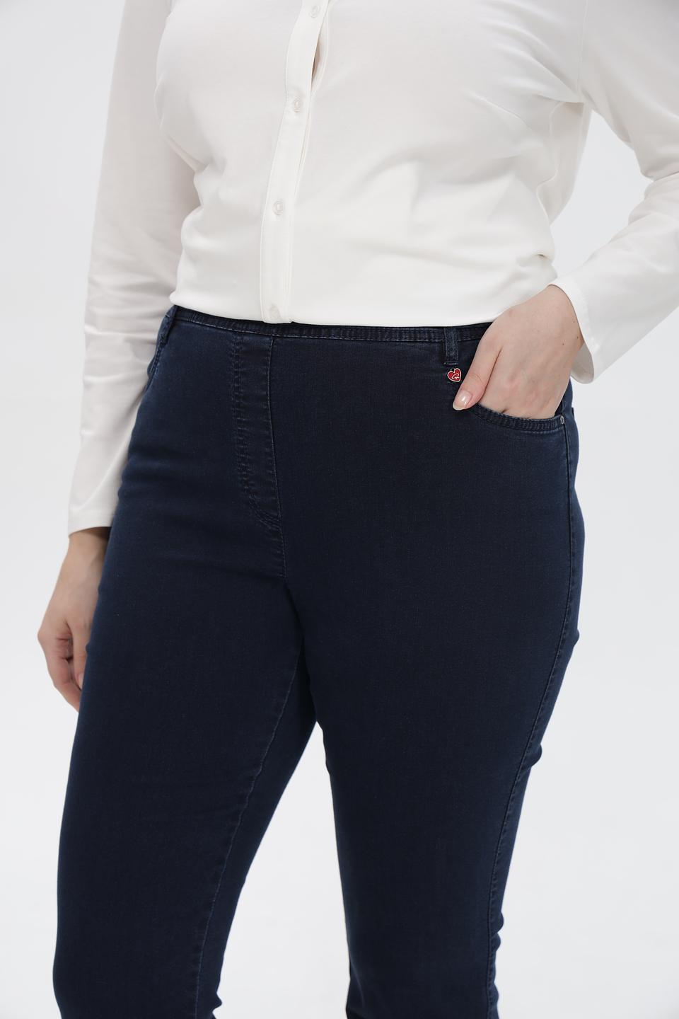 Джинсы Relaxed by Toni укороченные темно-синие