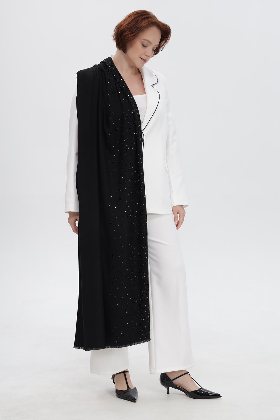 Шарф Fraas чёрный с декором