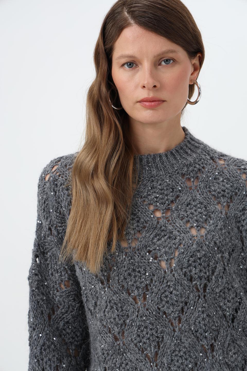 Пуловер Rich and Royal с пайетками