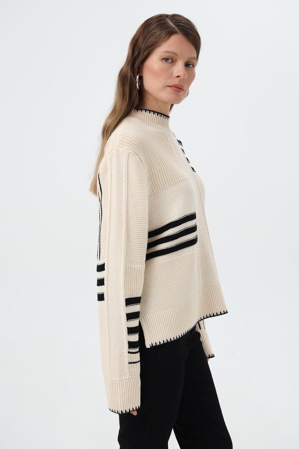 Пуловер Lecomte в полоску бежевый