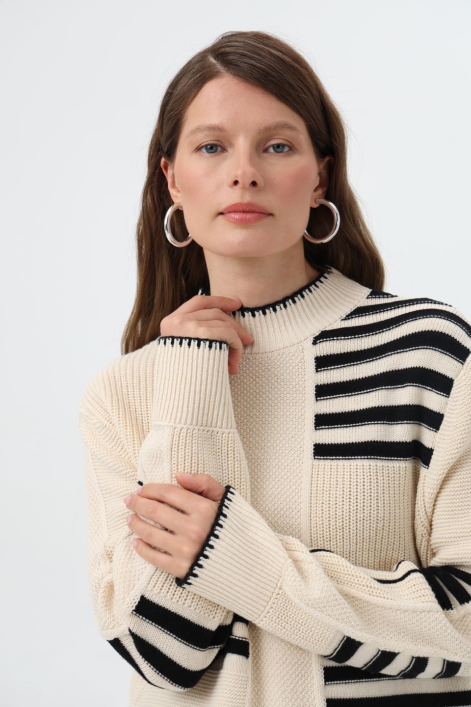 Пуловер Lecomte в полоску бежевый