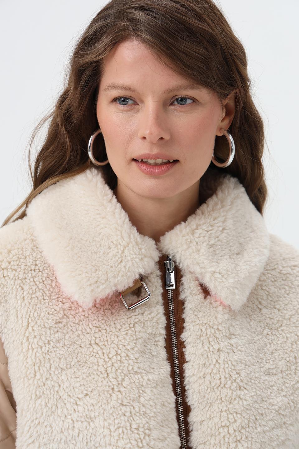 Куртка Oui комбинированная бежевая