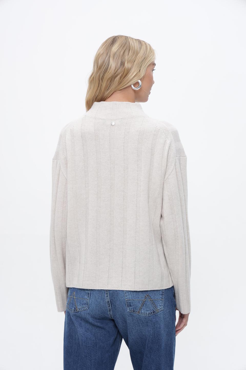 Пуловер Marc Cain с косами бежевый