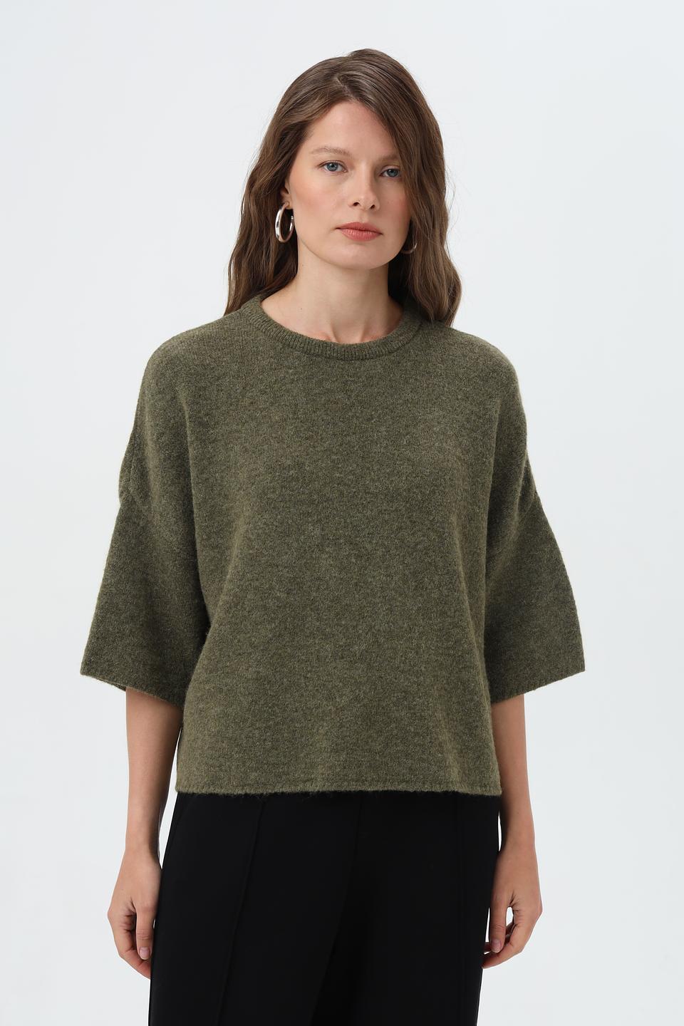 Пуловер Lecomte оливковый с рукавом 3/4