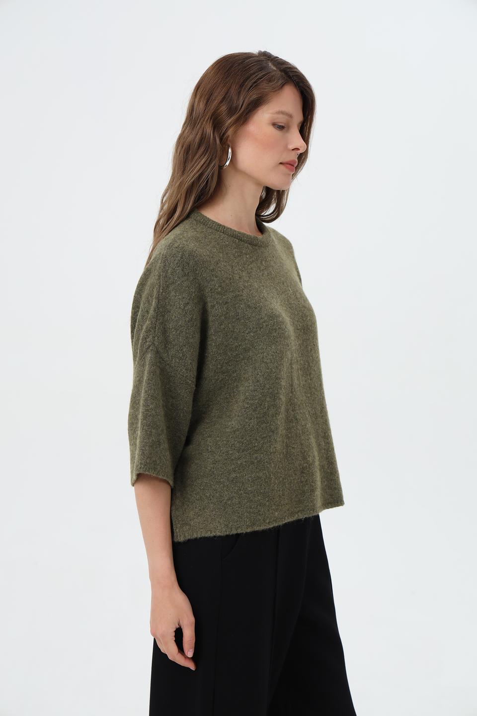 Пуловер Lecomte оливковый с рукавом 3/4