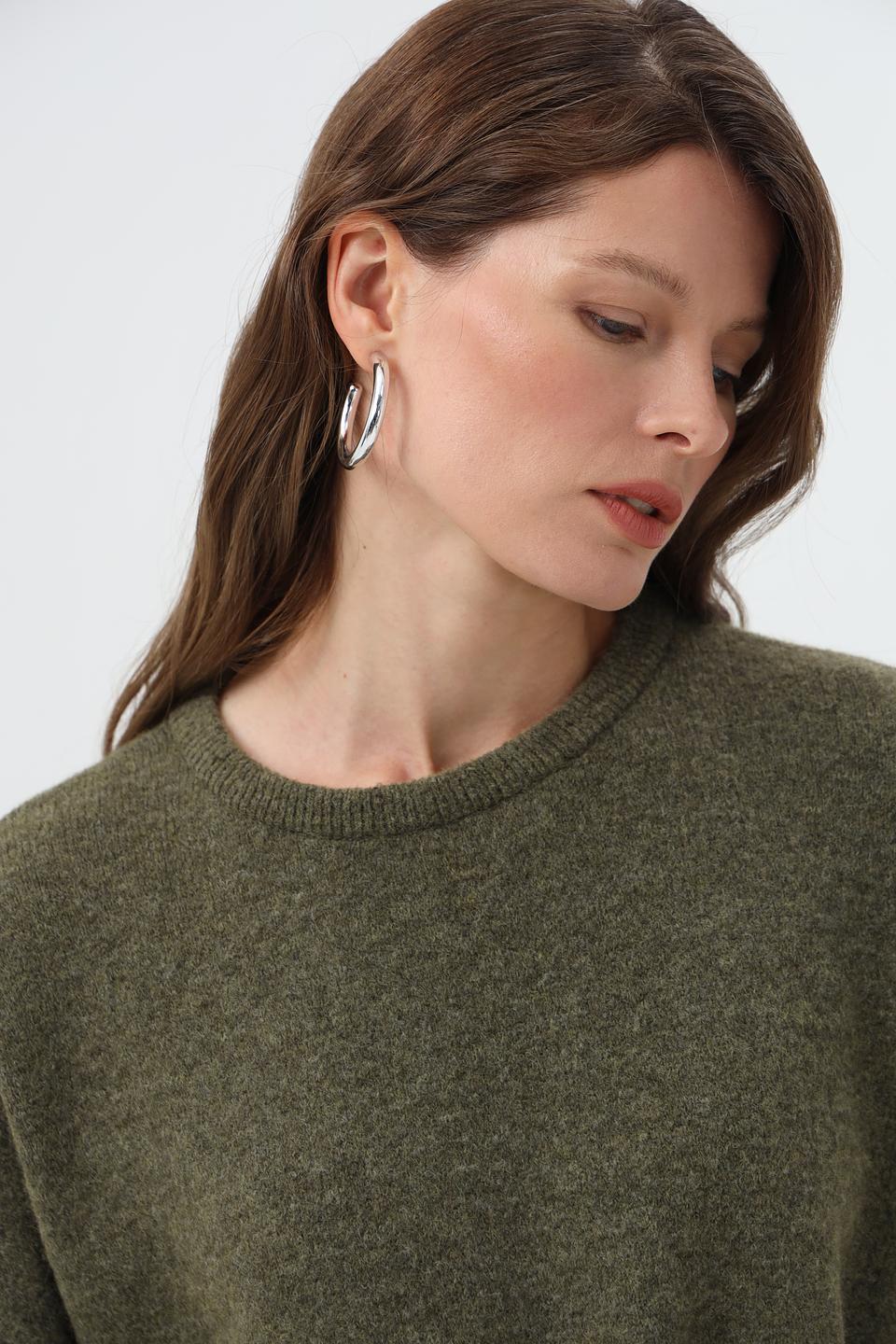 Пуловер Lecomte оливковый с рукавом 3/4