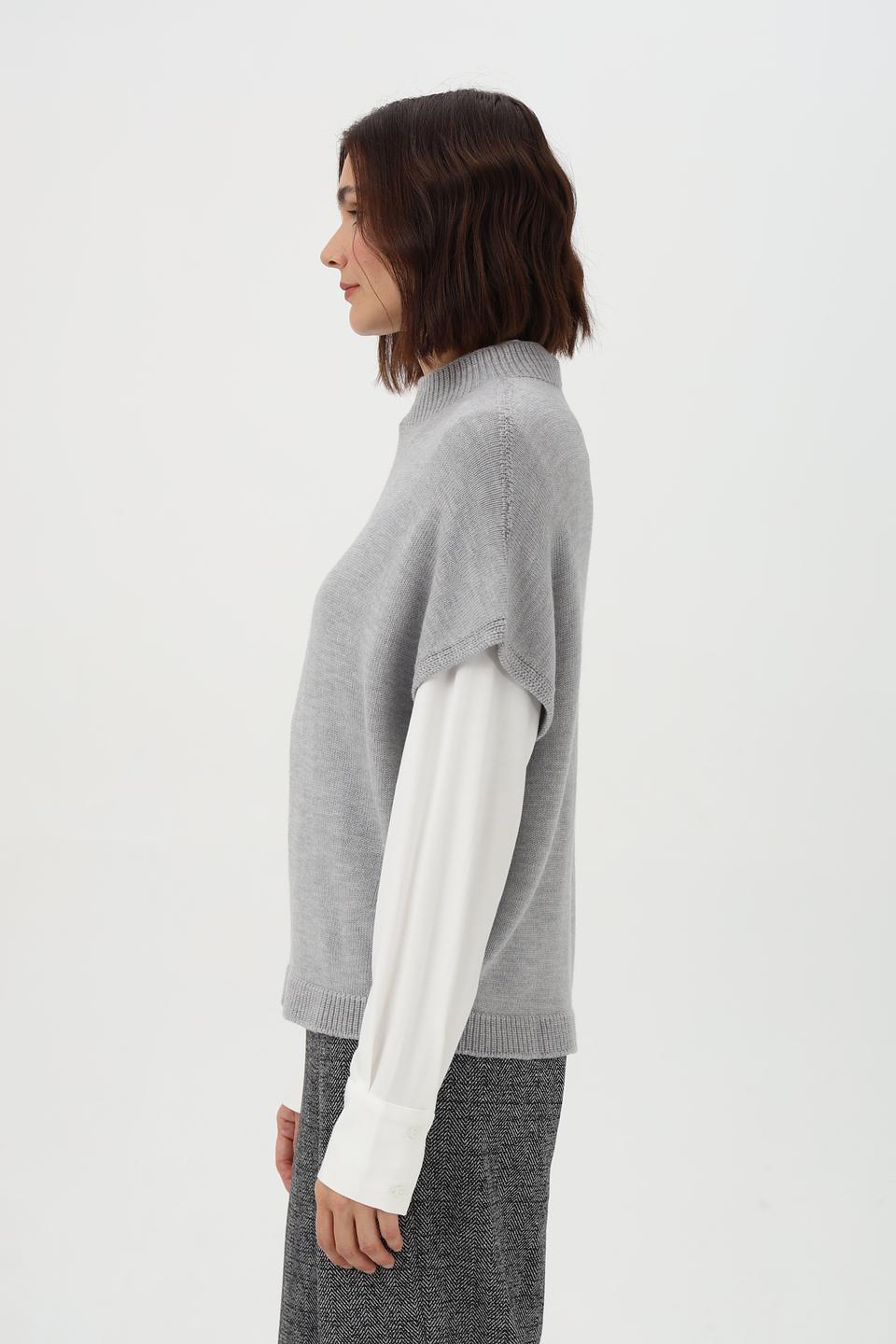 Жилет Croche вязаный серый