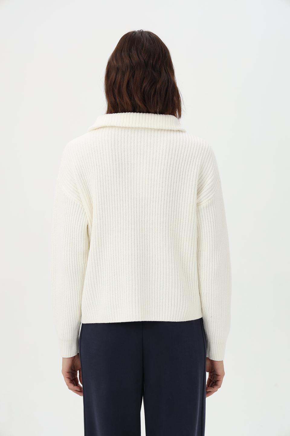Пуловер Oui с молнией молочный