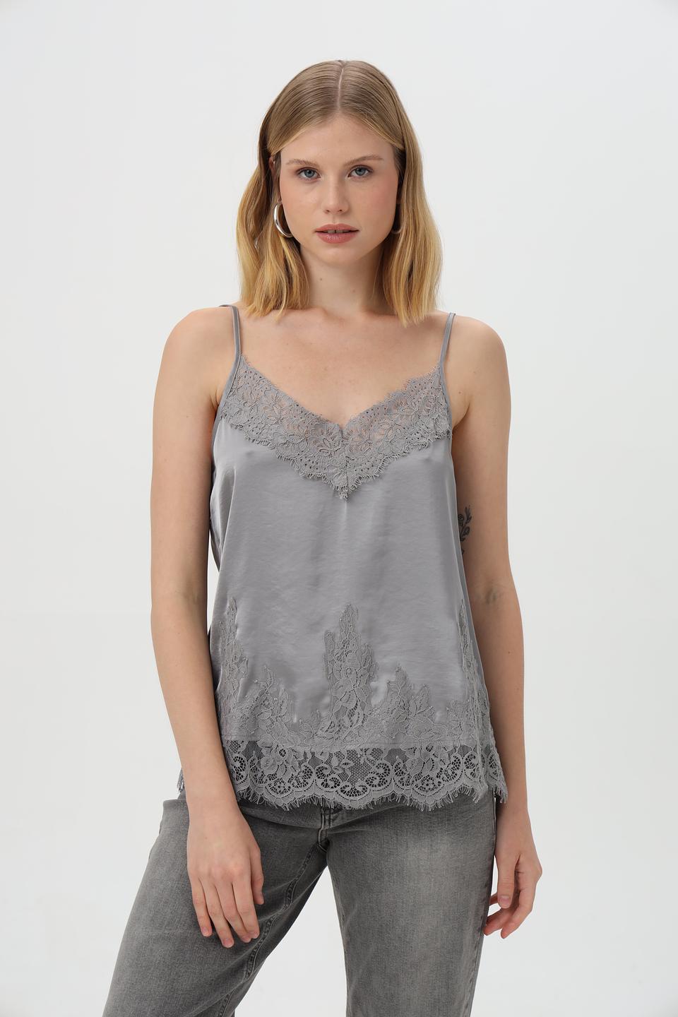 Топ Oui с кружевом серый