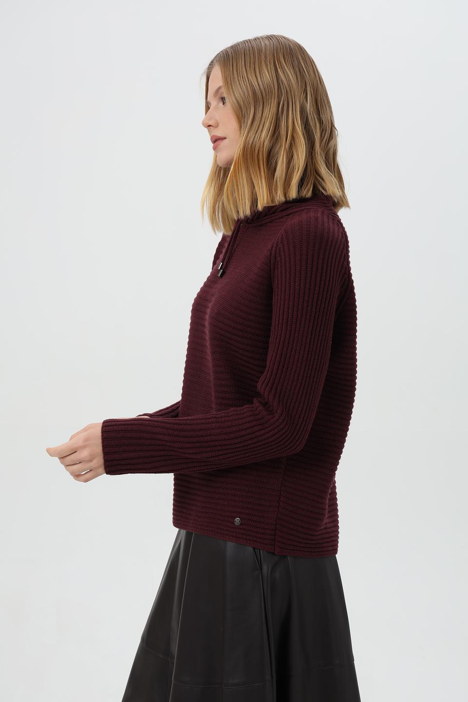 Пуловер Monari с капюшоном бордовый
