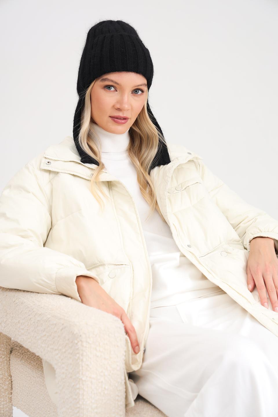 Шапка с капюшоном Adel черная