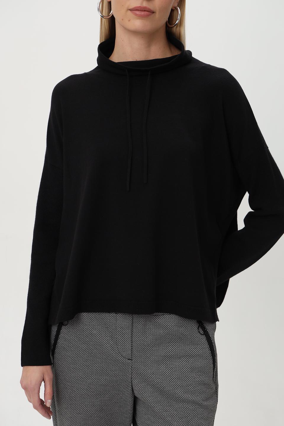 Пуловер Miss Lagotte с капюшоном черный