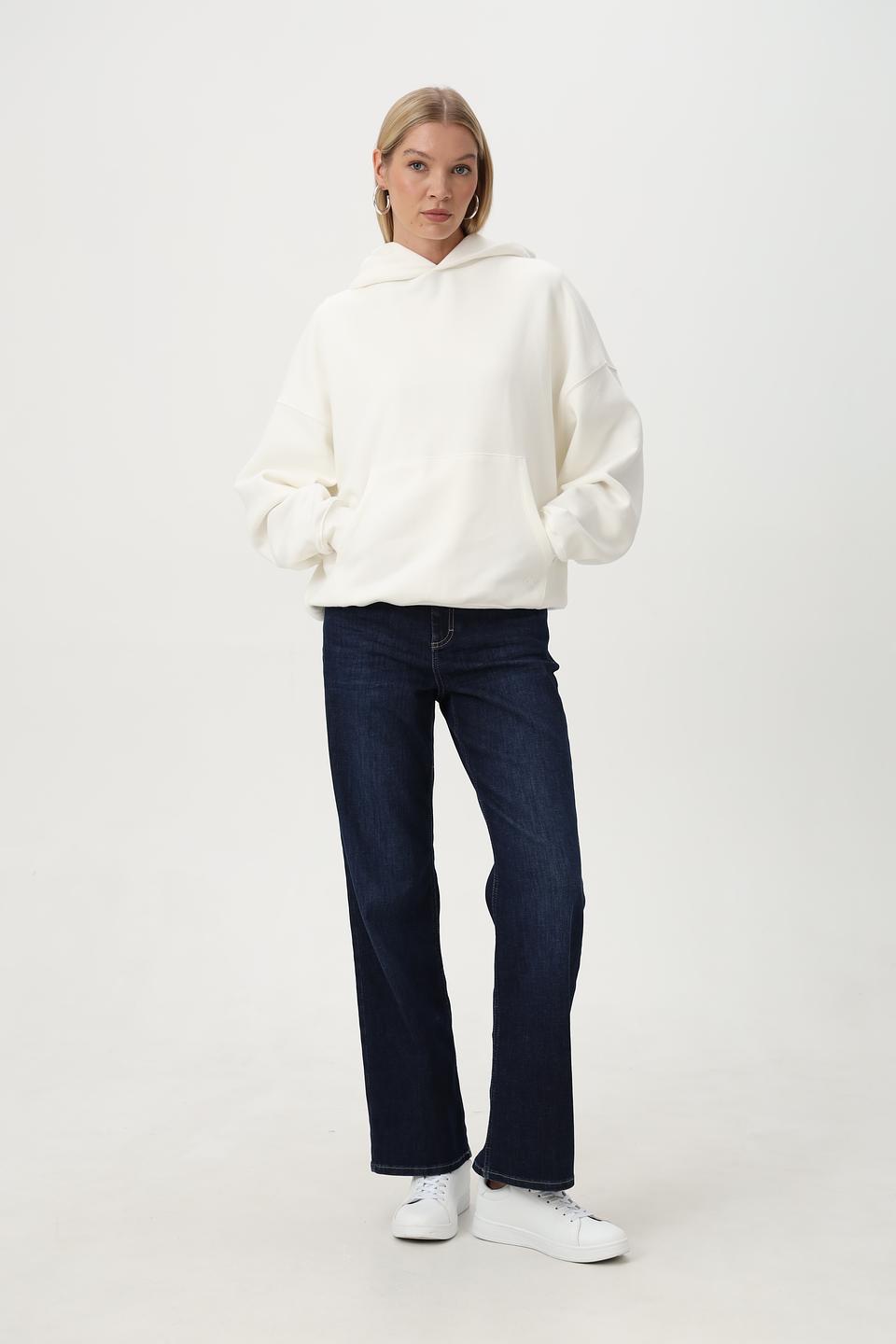 Толстовка Rich and Royal молочная