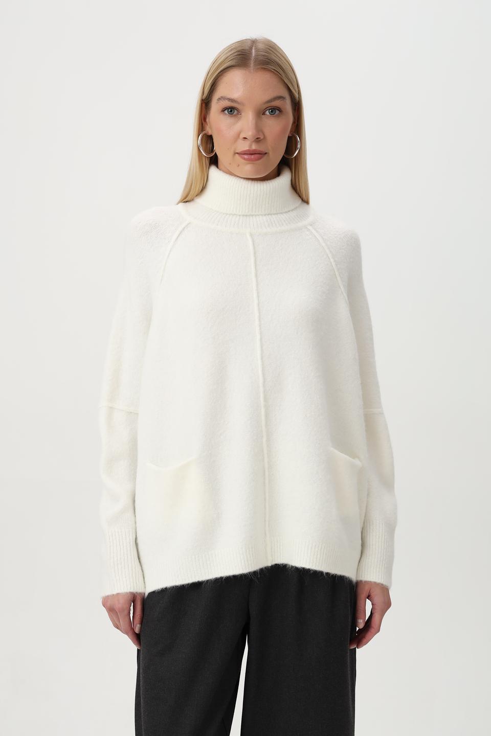 Пуловер Tuzzi с карманами молочный