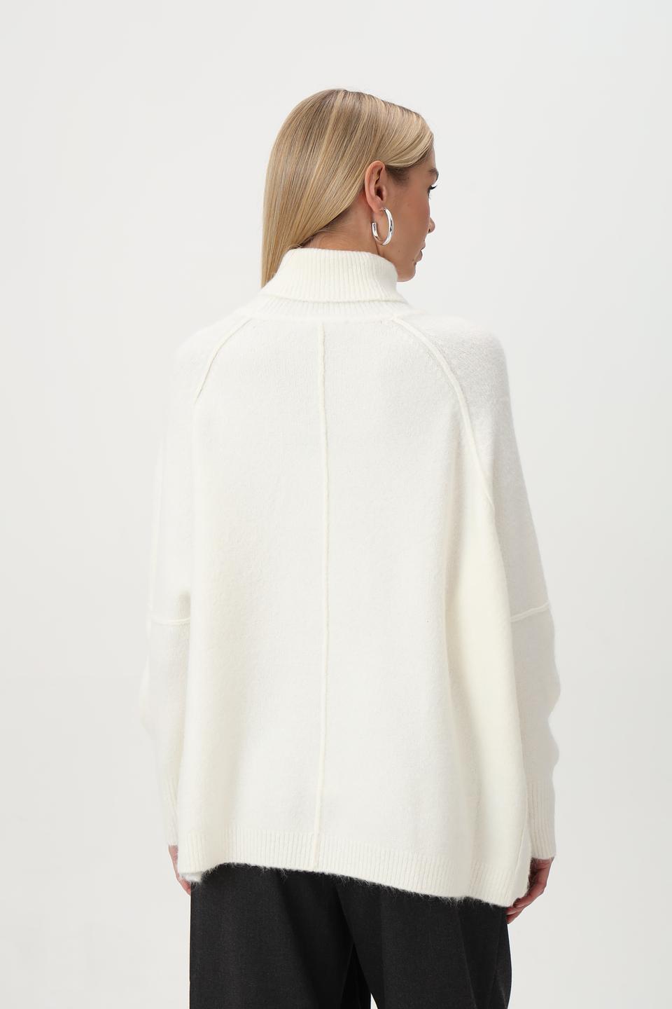 Пуловер Tuzzi с карманами молочный