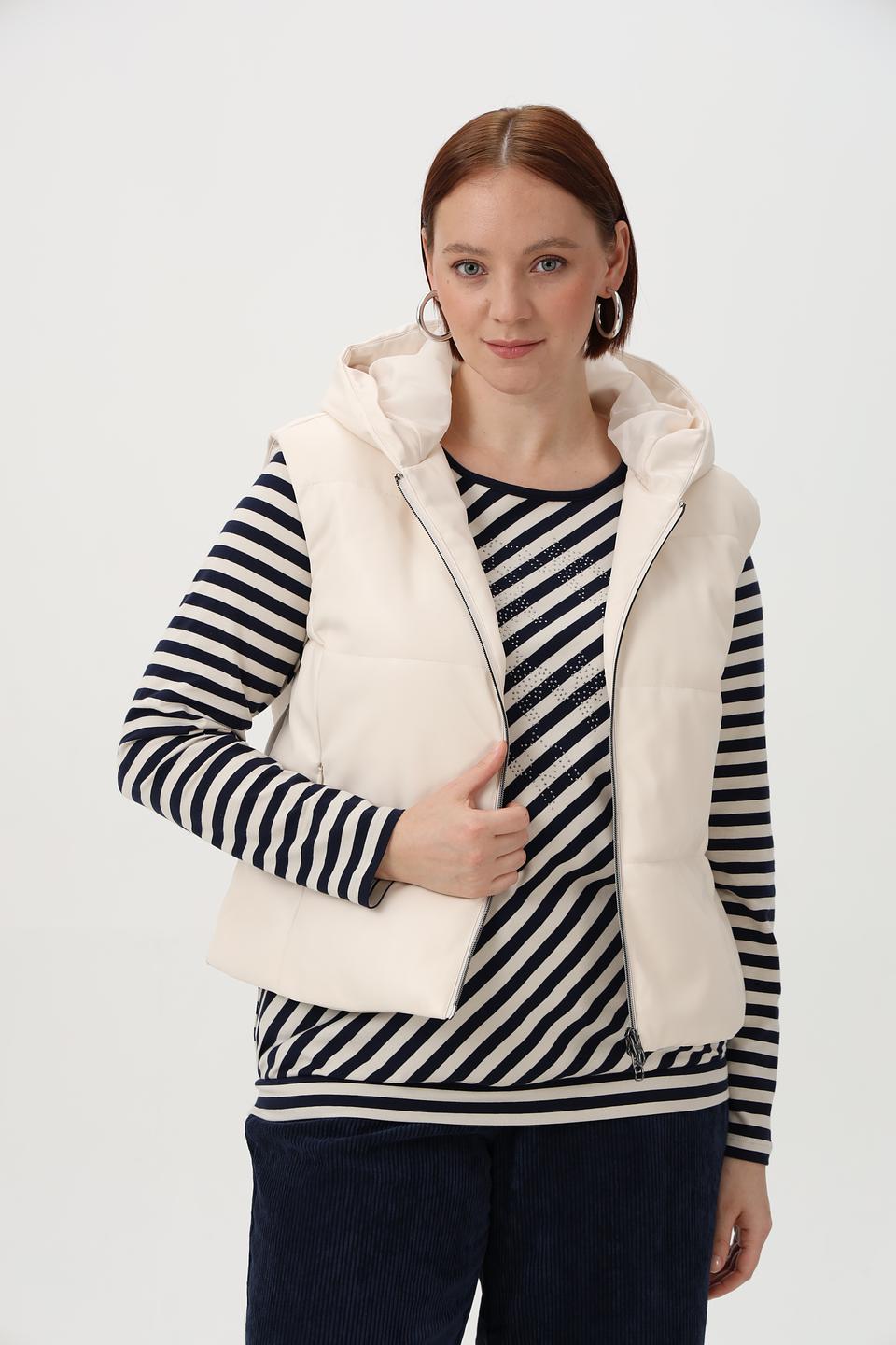 Жилет Tuzzi стеганый с капюшоном бежевый