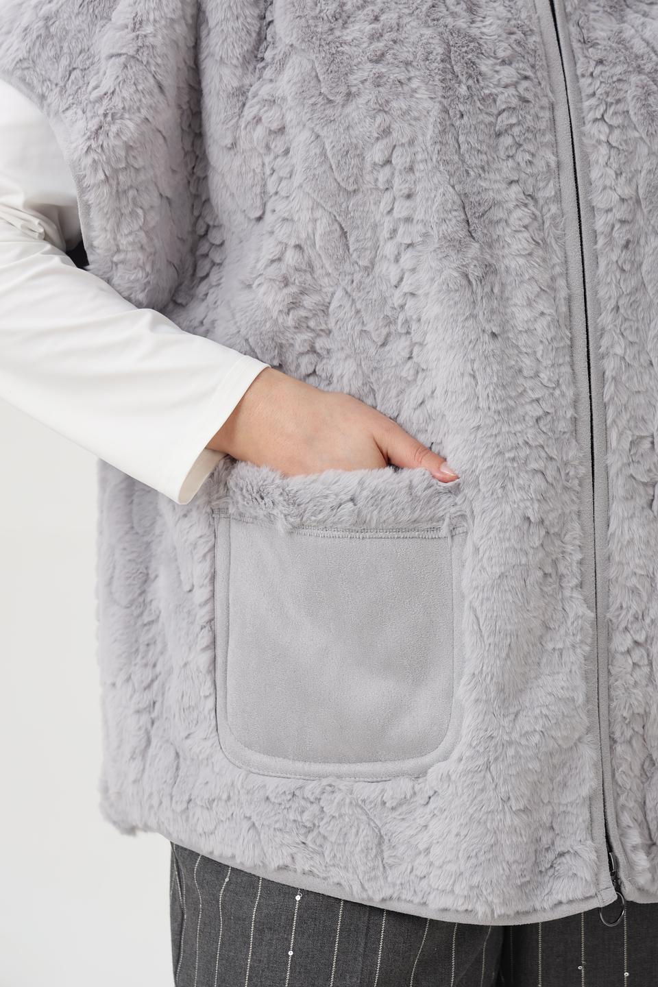Жилет Bianca из искусственного меха серый