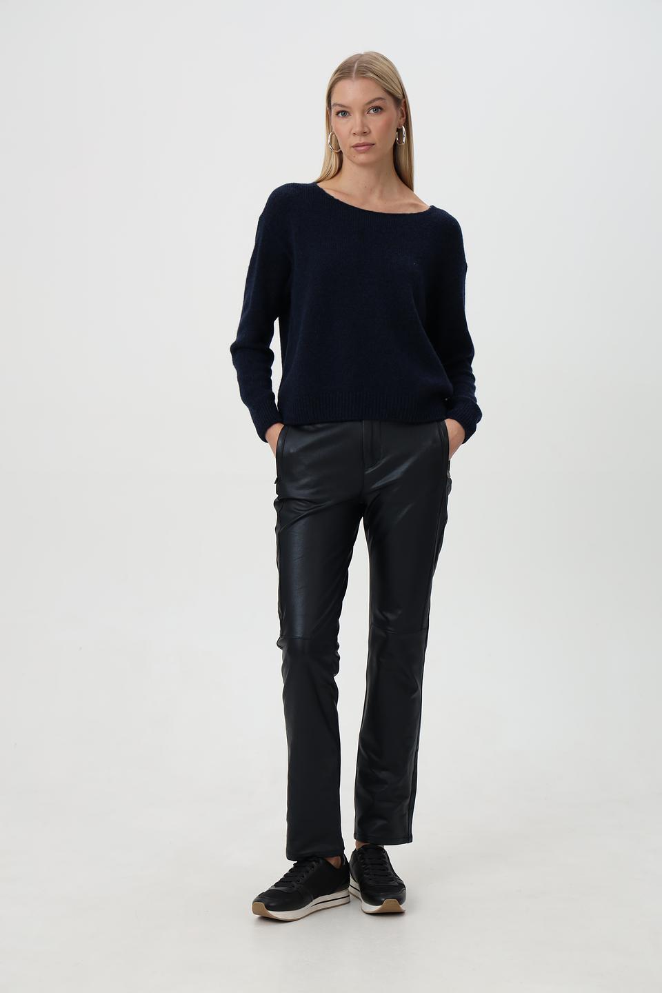 Пуловер Monari с вырезом