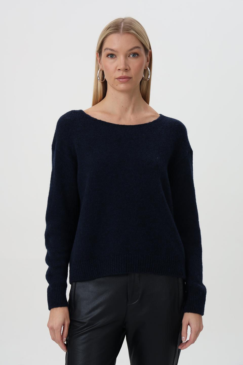 Пуловер Monari с вырезом