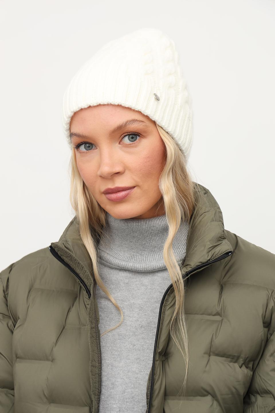 Шапка Julia Florenzi вязаная белая