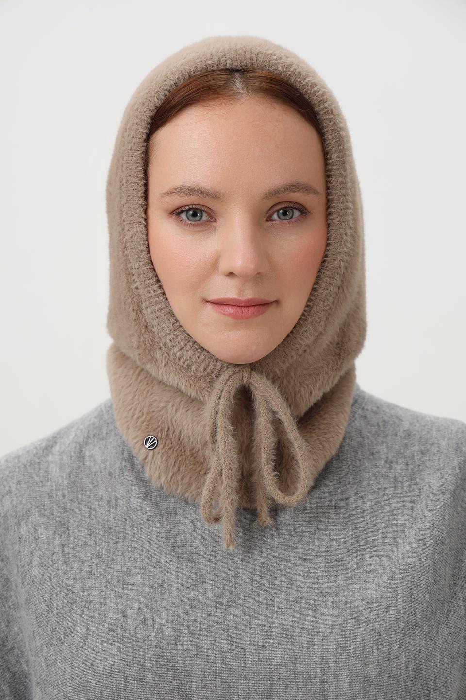 Шапка Loevenich вязаная бежевая