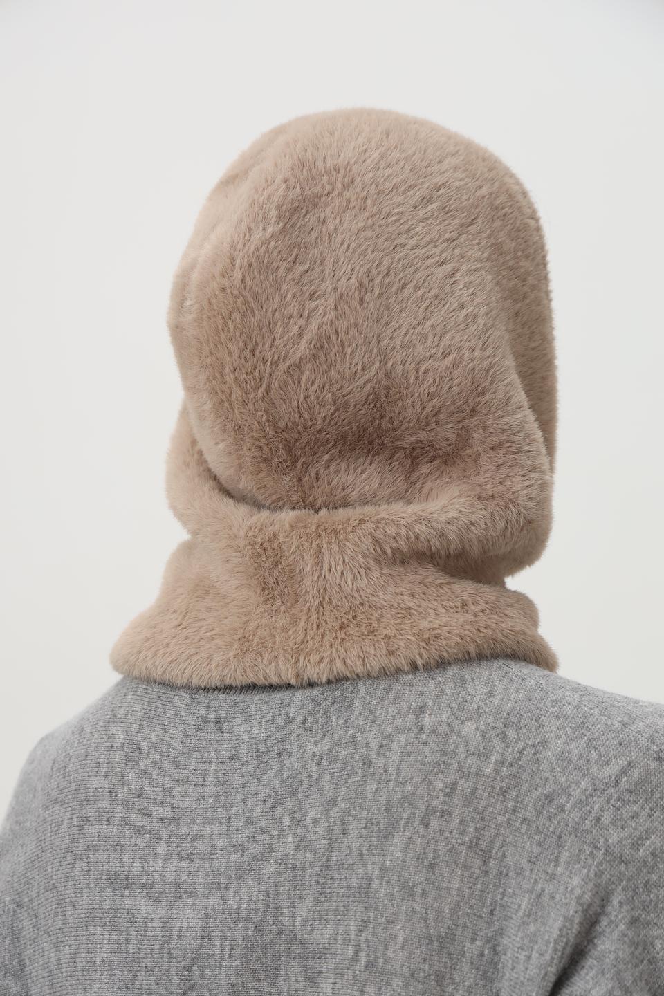 Шапка Loevenich вязаная бежевая