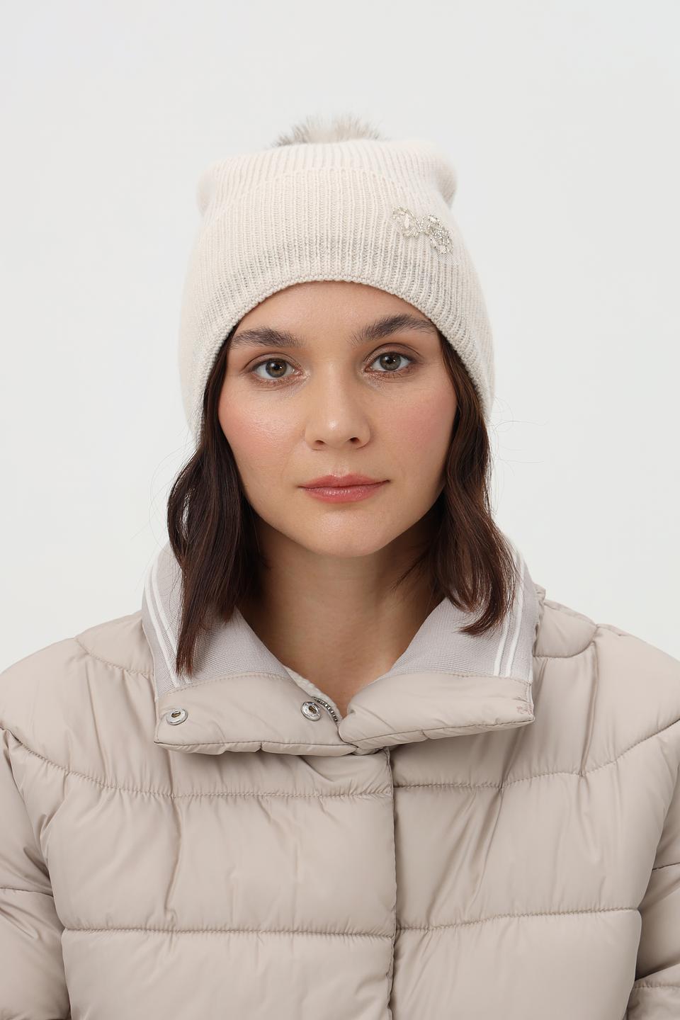 Шапка Marc Cain с помпоном бежевая