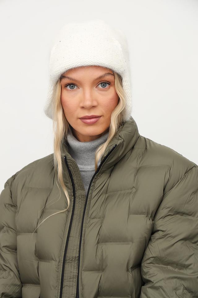 Шапка Julia Florenzi вязаная белая