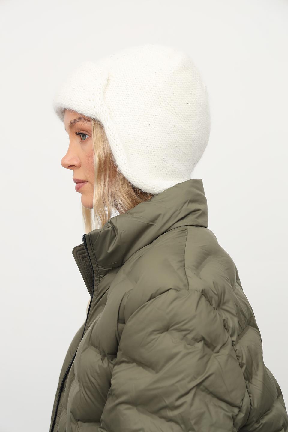 Шапка Julia Florenzi вязаная белая