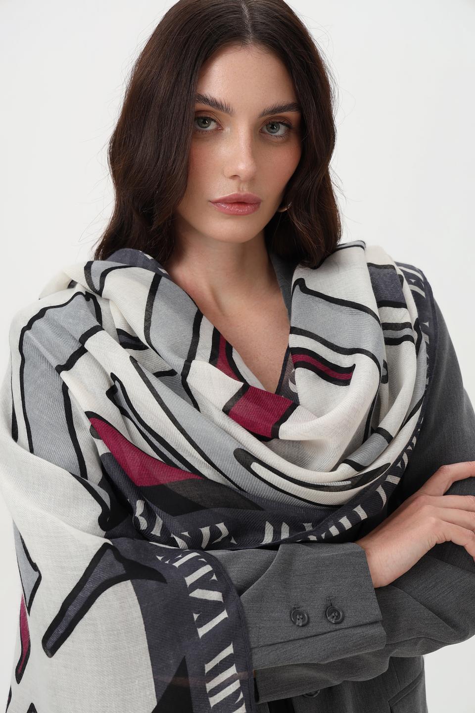 Шарф Lecomte с абстрактным рисунком