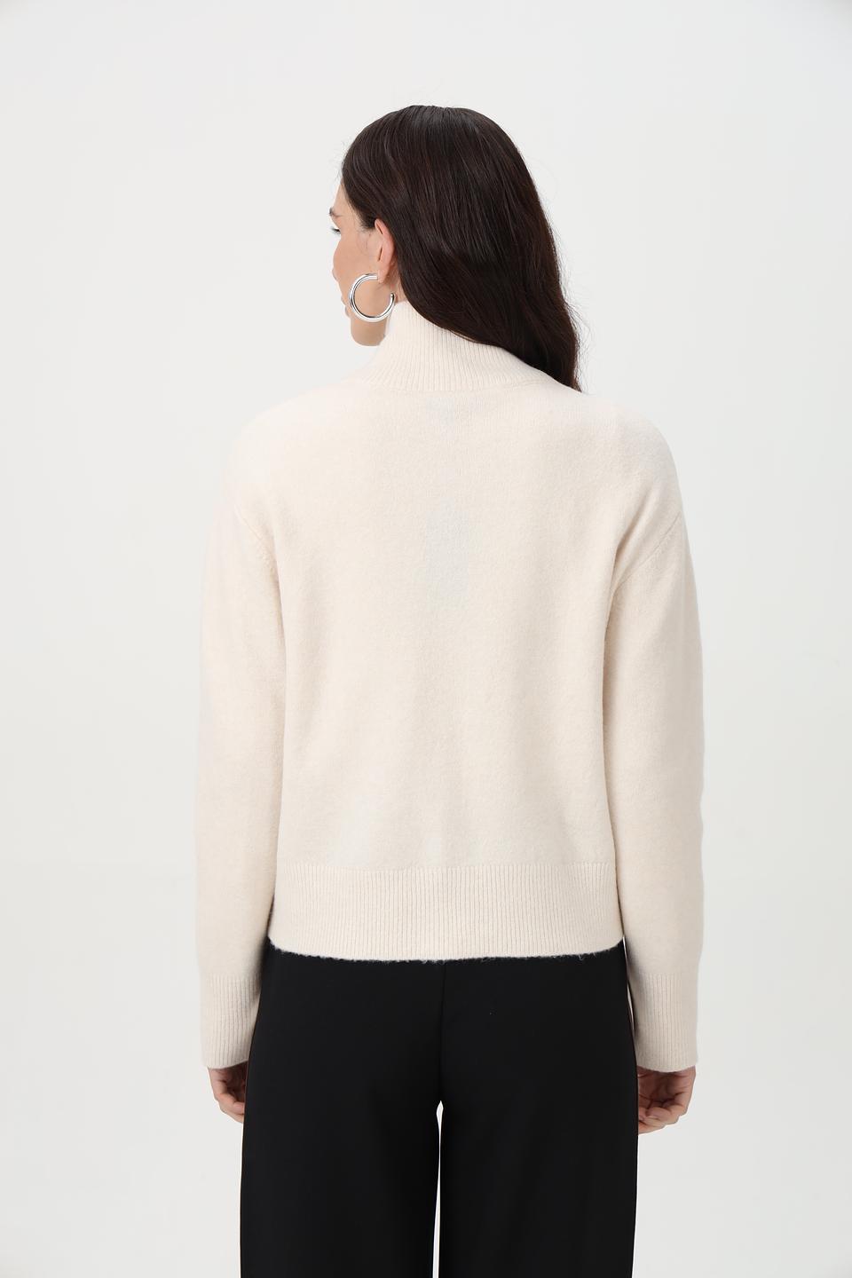 Жакет Monari бежевый с карманами