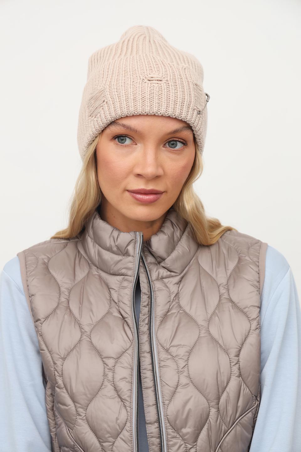 Шапка Julia Florenzi с булавкой