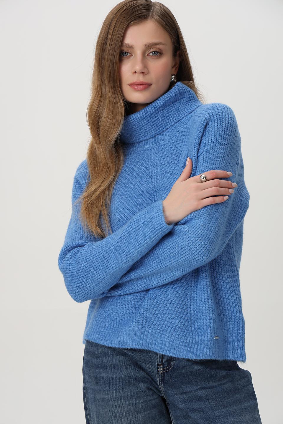 Пуловер MORE and MORE голубой с горлом