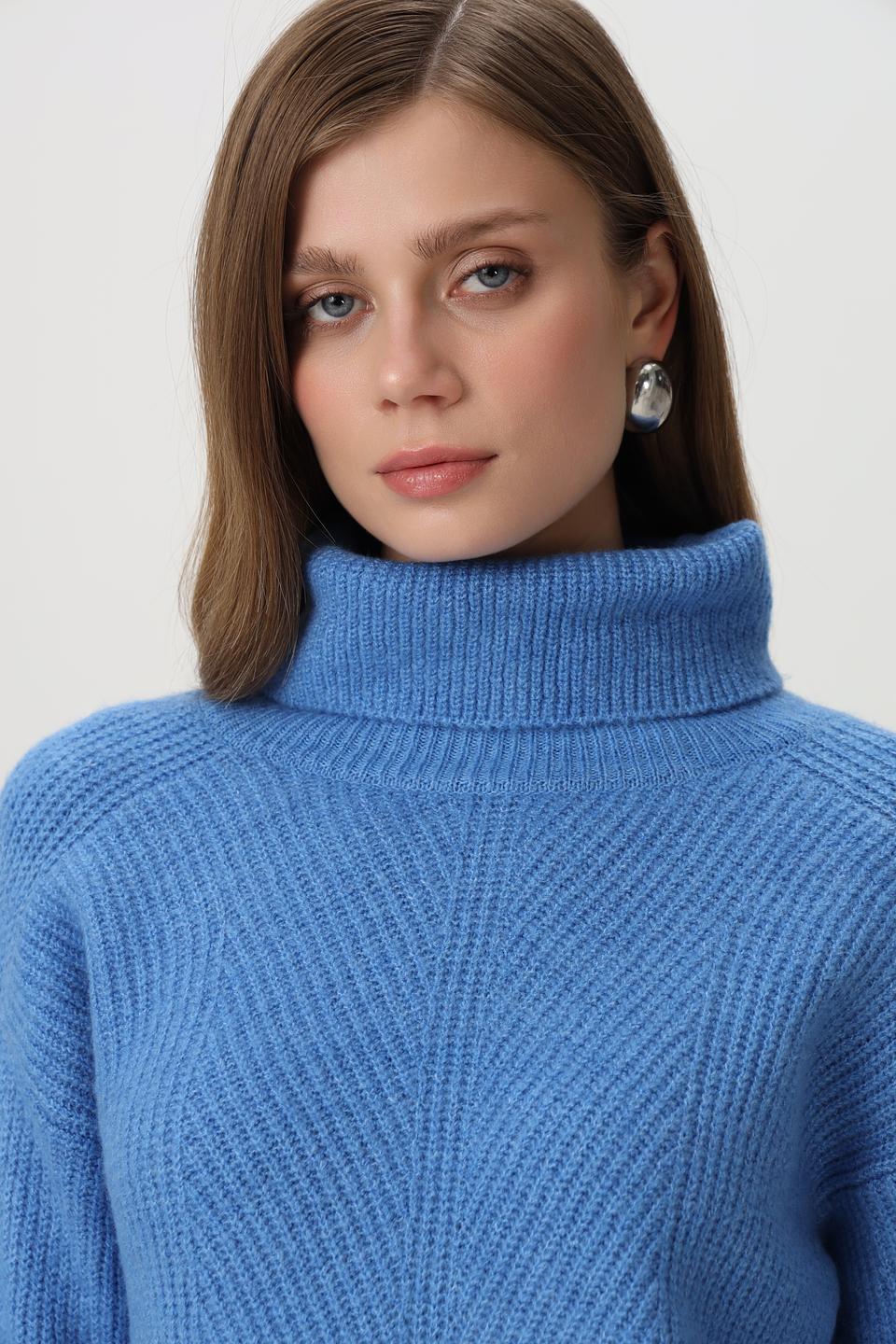 Пуловер MORE and MORE голубой с горлом