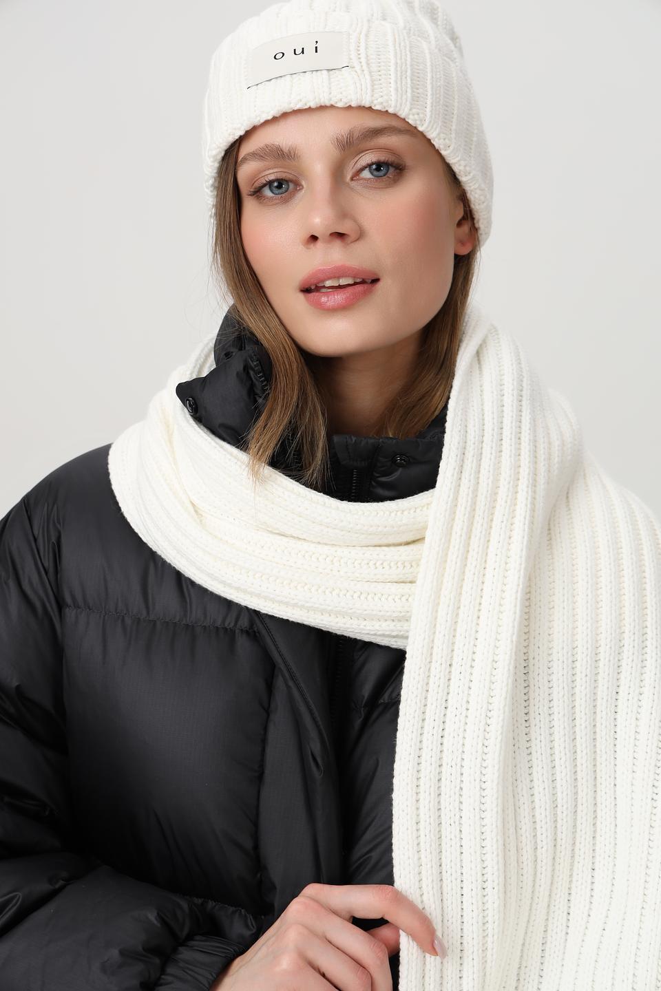 Шапка Oui вязаная белая