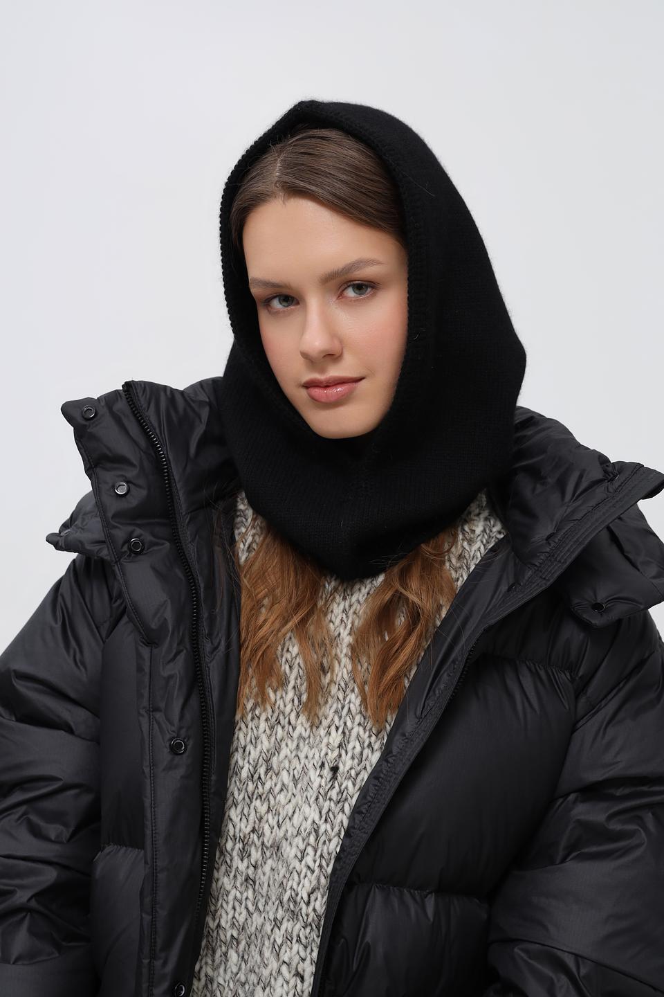 Шапка Julia Florenzi чёрная