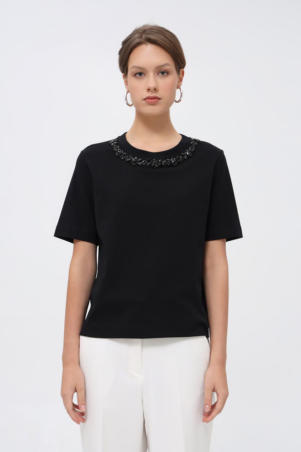 Футболка Betty and Co с декором