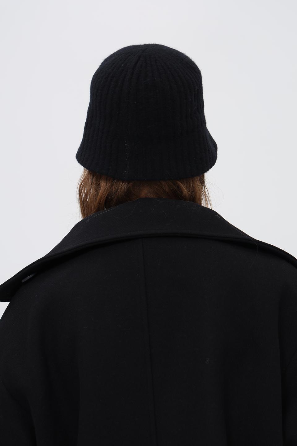 Шапка Marc Cain вязаная черная