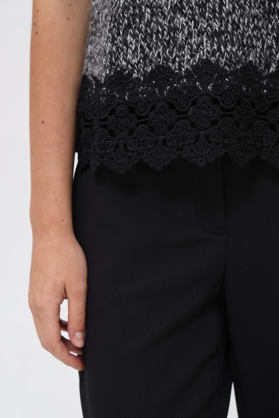 Жилет Oui с кружевом черный